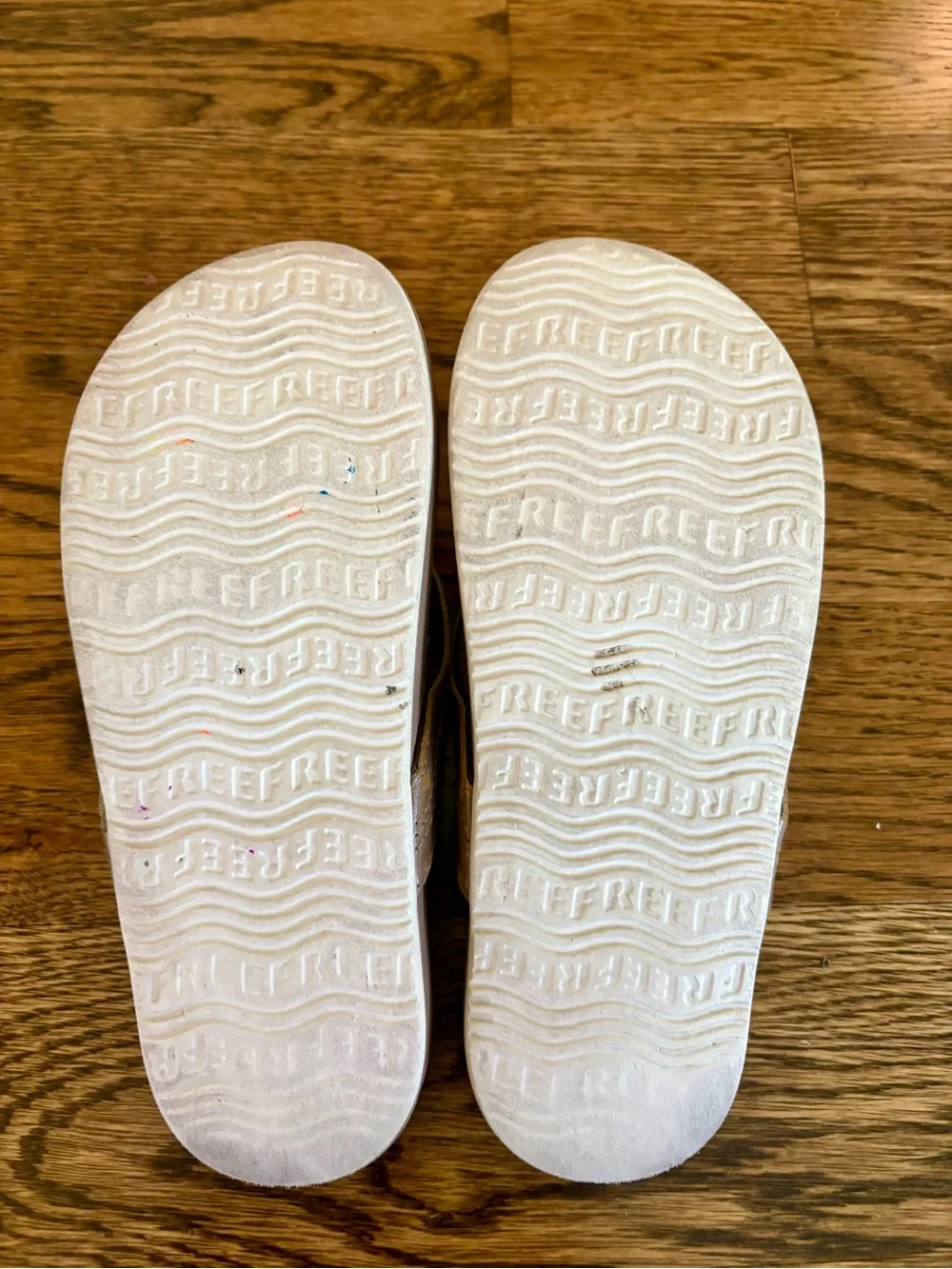 Reef Kids Flip Flops in Light Tan